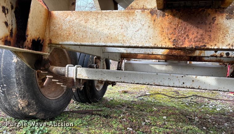 image for item FG0074 Willmar 500 spreader