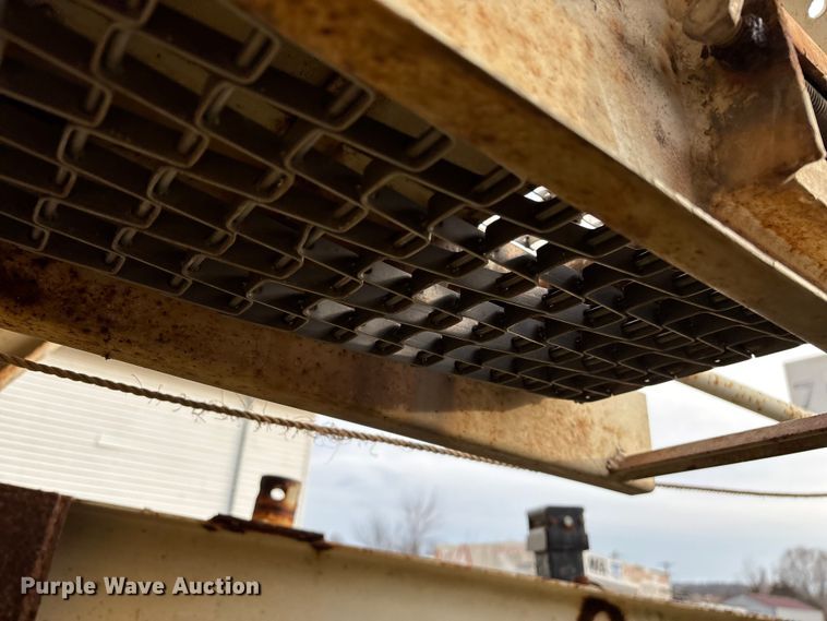 image for item FG0074 Willmar 500 spreader