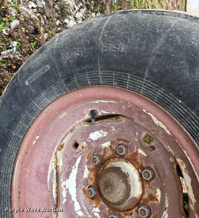 image for item FG0074 Willmar 500 spreader