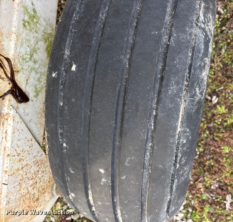 image for item FG0074 Willmar 500 spreader