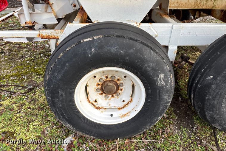 image for item FG0074 Willmar 500 spreader