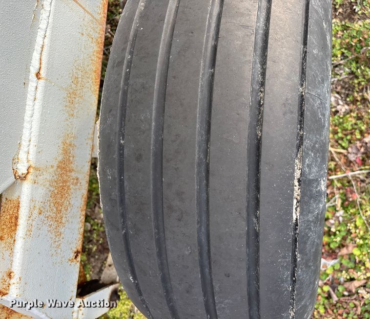 image for item FG0074 Willmar 500 spreader