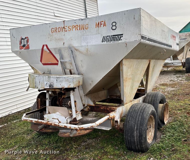 image for item FG0075 Willmar 500 spreader