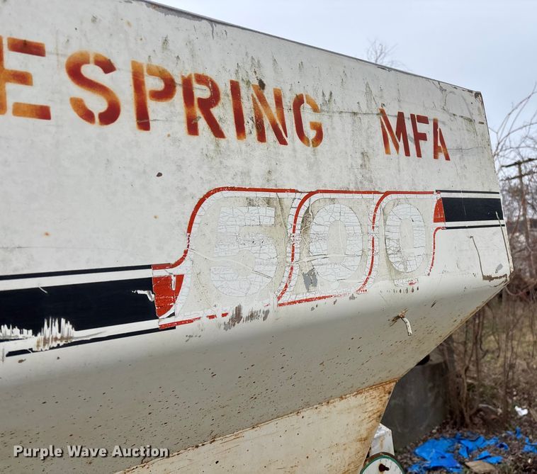 image for item FG0075 Willmar 500 spreader