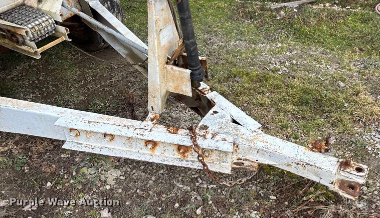 image for item FG0075 Willmar 500 spreader