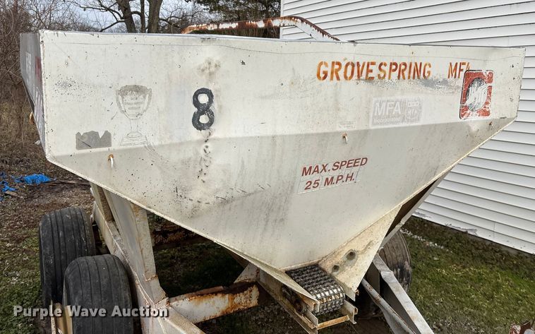 image for item FG0075 Willmar 500 spreader