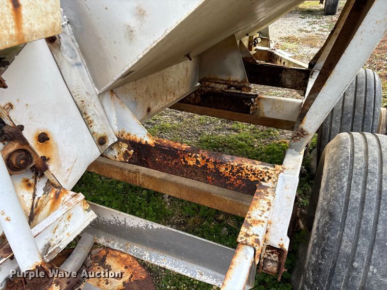 image for item FG0075 Willmar 500 spreader