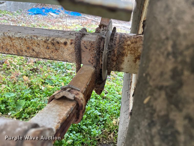 image for item FG0075 Willmar 500 spreader