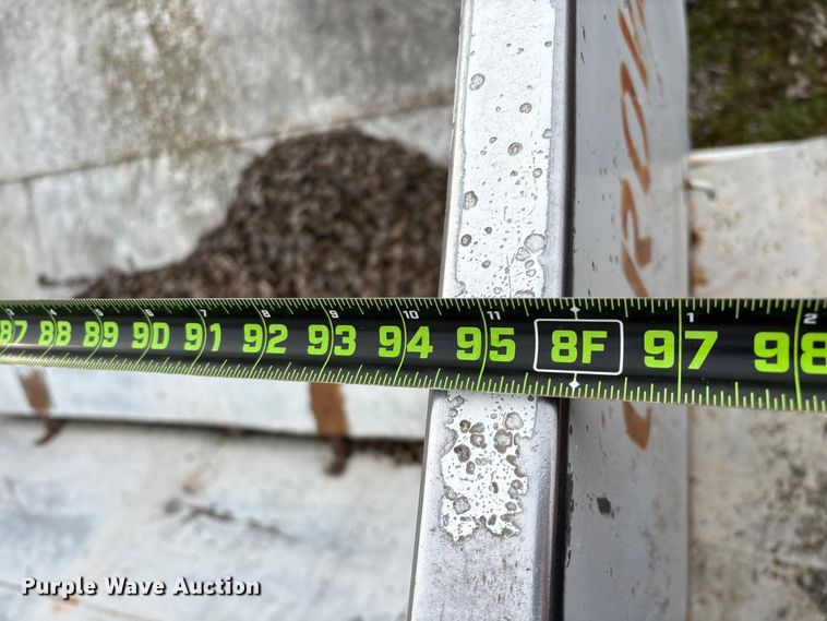 image for item FG0075 Willmar 500 spreader