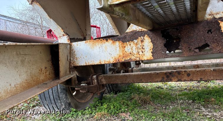 image for item FG0075 Willmar 500 spreader