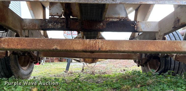 image for item FG0075 Willmar 500 spreader