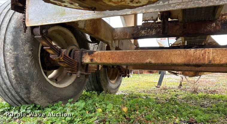 image for item FG0075 Willmar 500 spreader