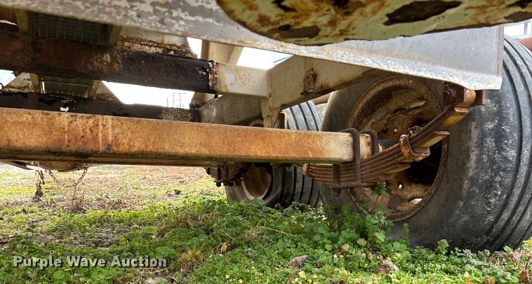 image for item FG0075 Willmar 500 spreader