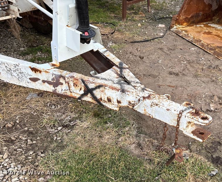 image for item FG0076 Willmar 500 spreader