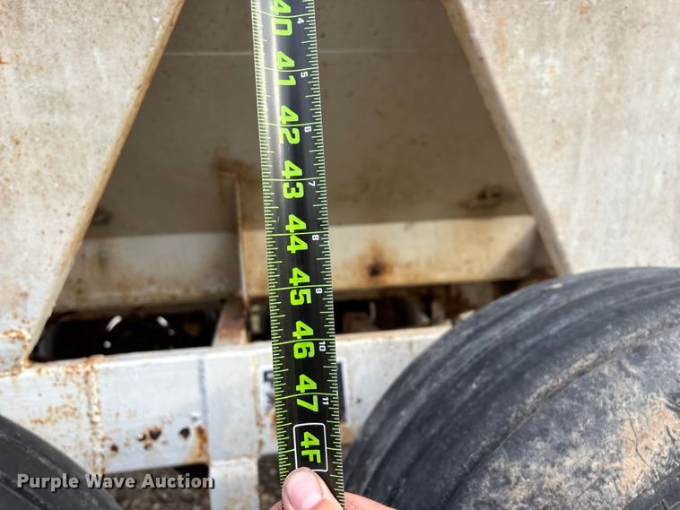 image for item FG0076 Willmar 500 spreader