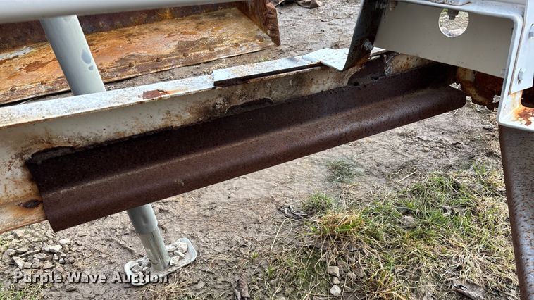 image for item FG0076 Willmar 500 spreader