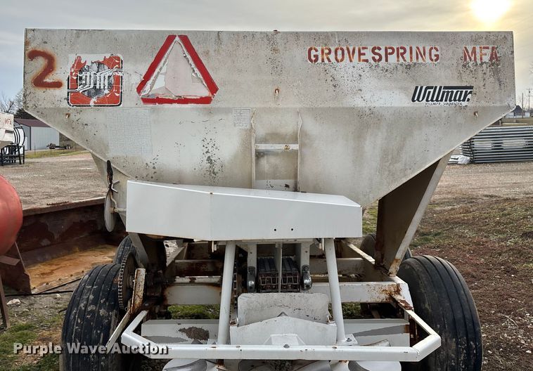 image for item FG0076 Willmar 500 spreader