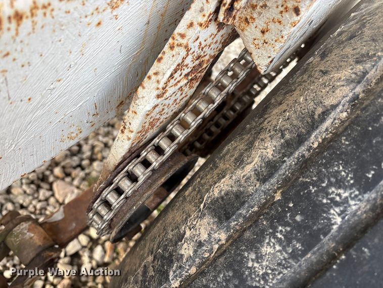 image for item FG0076 Willmar 500 spreader