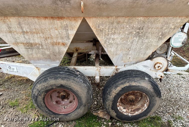 image for item FG0076 Willmar 500 spreader