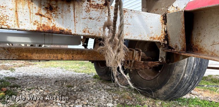 image for item FG0076 Willmar 500 spreader