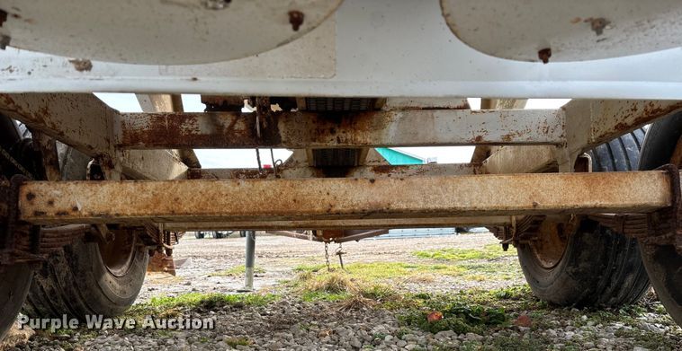 image for item FG0076 Willmar 500 spreader