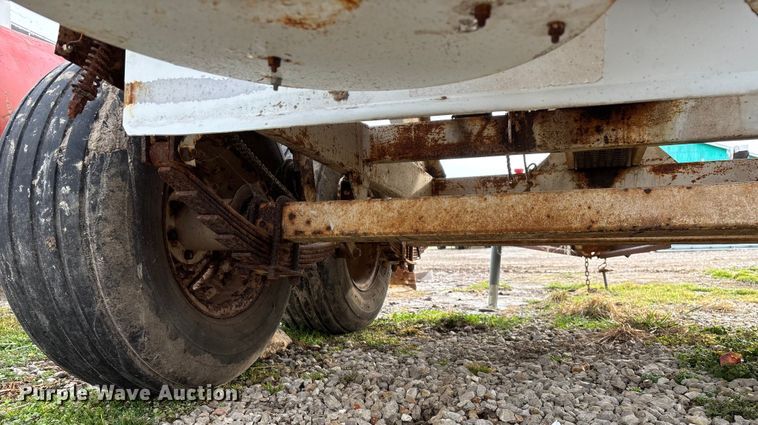 image for item FG0076 Willmar 500 spreader