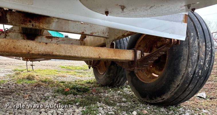 image for item FG0076 Willmar 500 spreader