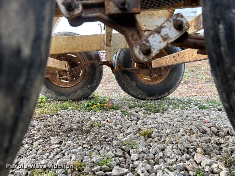 image for item FG0076 Willmar 500 spreader