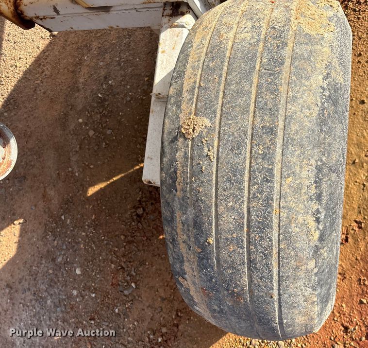 image for item FG0086 Dempster Clipper-200S spreader