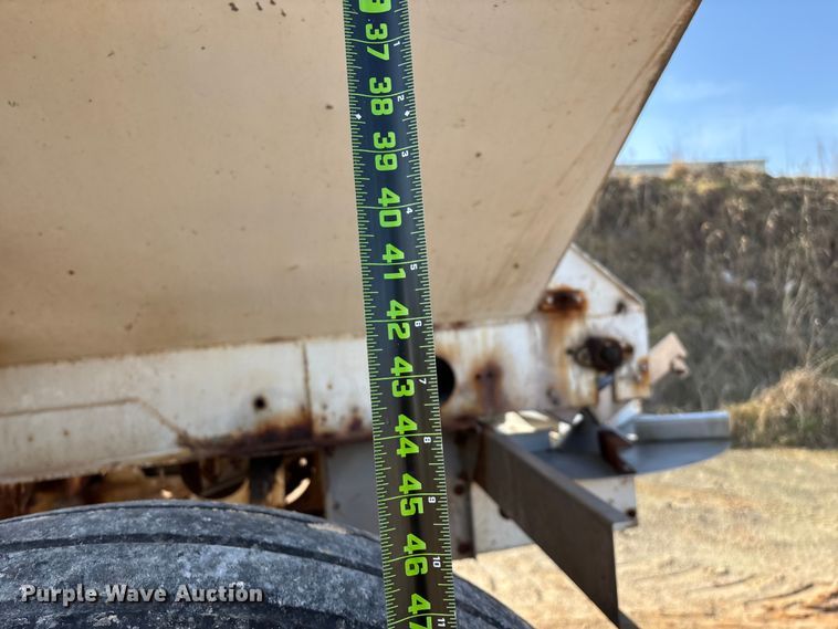 image for item FG0087 Dempster Clipper-200S spreader