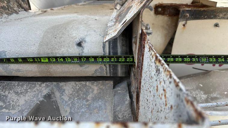 image for item FG0089 2002 International 8100 applicator truck