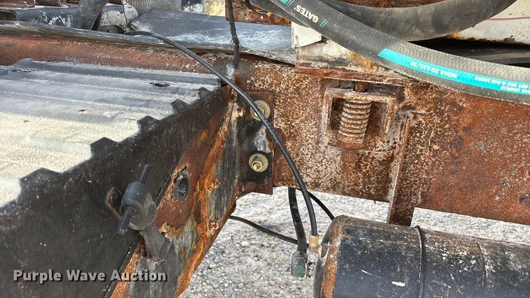 image for item FG0089 2002 International 8100 applicator truck