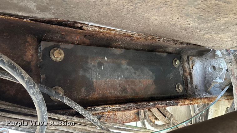 image for item FG0089 2002 International 8100 applicator truck