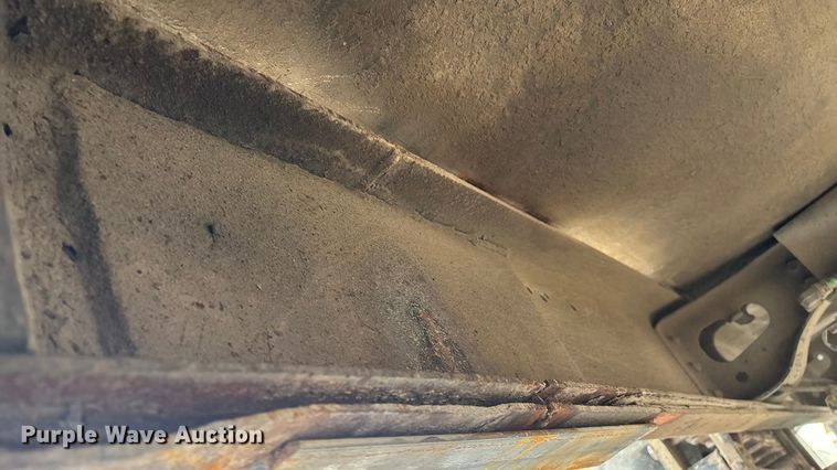 image for item FG0089 2002 International 8100 applicator truck