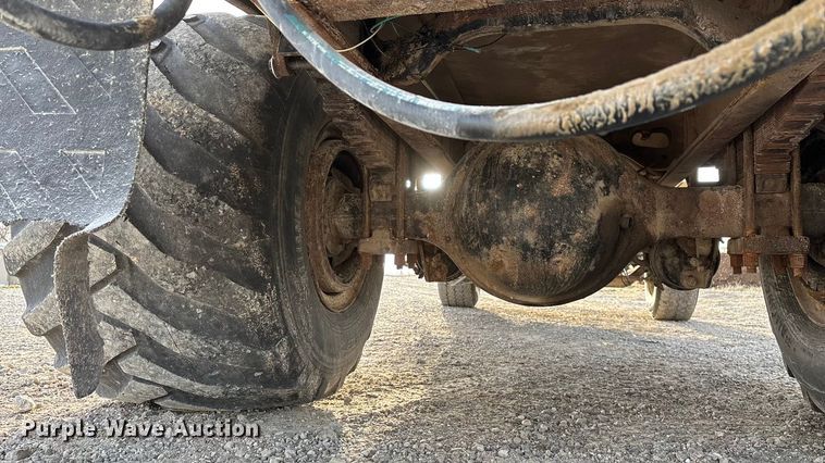 image for item FG0089 2002 International 8100 applicator truck