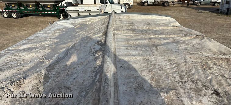 image for item FG0089 2002 International 8100 applicator truck