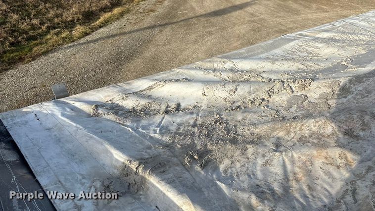 image for item FG0089 2002 International 8100 applicator truck