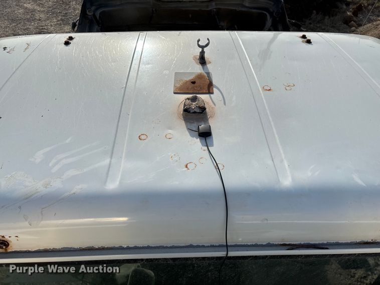 image for item FG0089 2002 International 8100 applicator truck