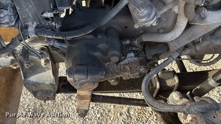 image for item FG0089 2002 International 8100 applicator truck