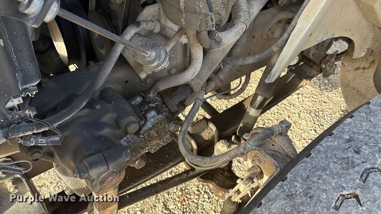 image for item FG0089 2002 International 8100 applicator truck