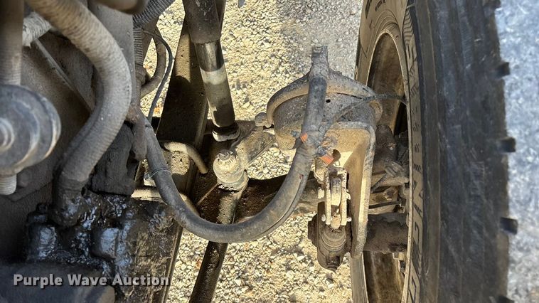 image for item FG0089 2002 International 8100 applicator truck