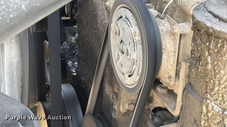 image for item FG0089 2002 International 8100 applicator truck