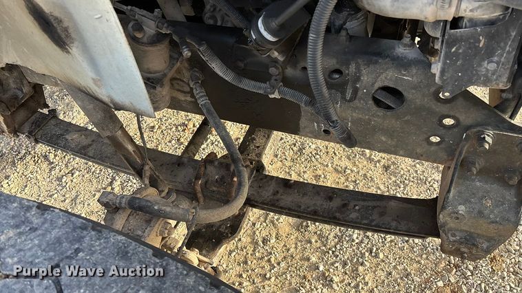 image for item FG0089 2002 International 8100 applicator truck