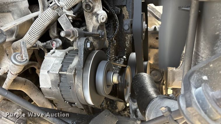 image for item FG0089 2002 International 8100 applicator truck