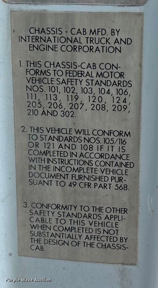 image for item FG0089 2002 International 8100 applicator truck