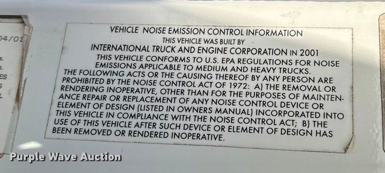 image for item FG0089 2002 International 8100 applicator truck