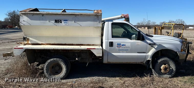image for item FG2580 2002 Ford F-350 fertilizer delivery truck