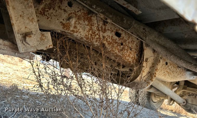 image for item FG2580 2002 Ford F-350 fertilizer delivery truck