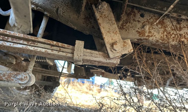 image for item FG2580 2002 Ford F-350 fertilizer delivery truck