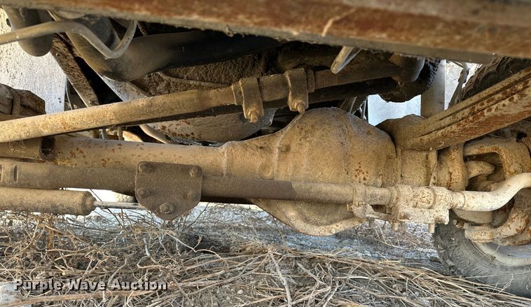 image for item FG2580 2002 Ford F-350 fertilizer delivery truck